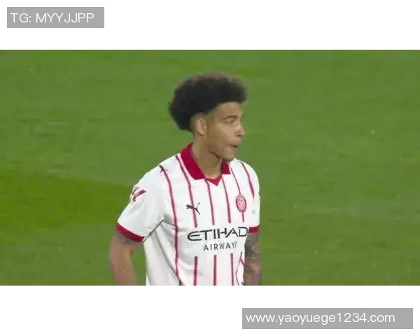 西甲激战波尔图大胜AC米兰帽子戏法引发全场狂欢数据分析揭示精彩瞬间